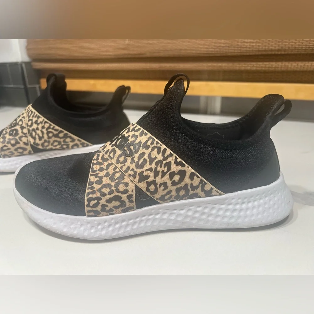 Adidas Women's Black and Leopard Print Sneakers - Picture 5 of 10